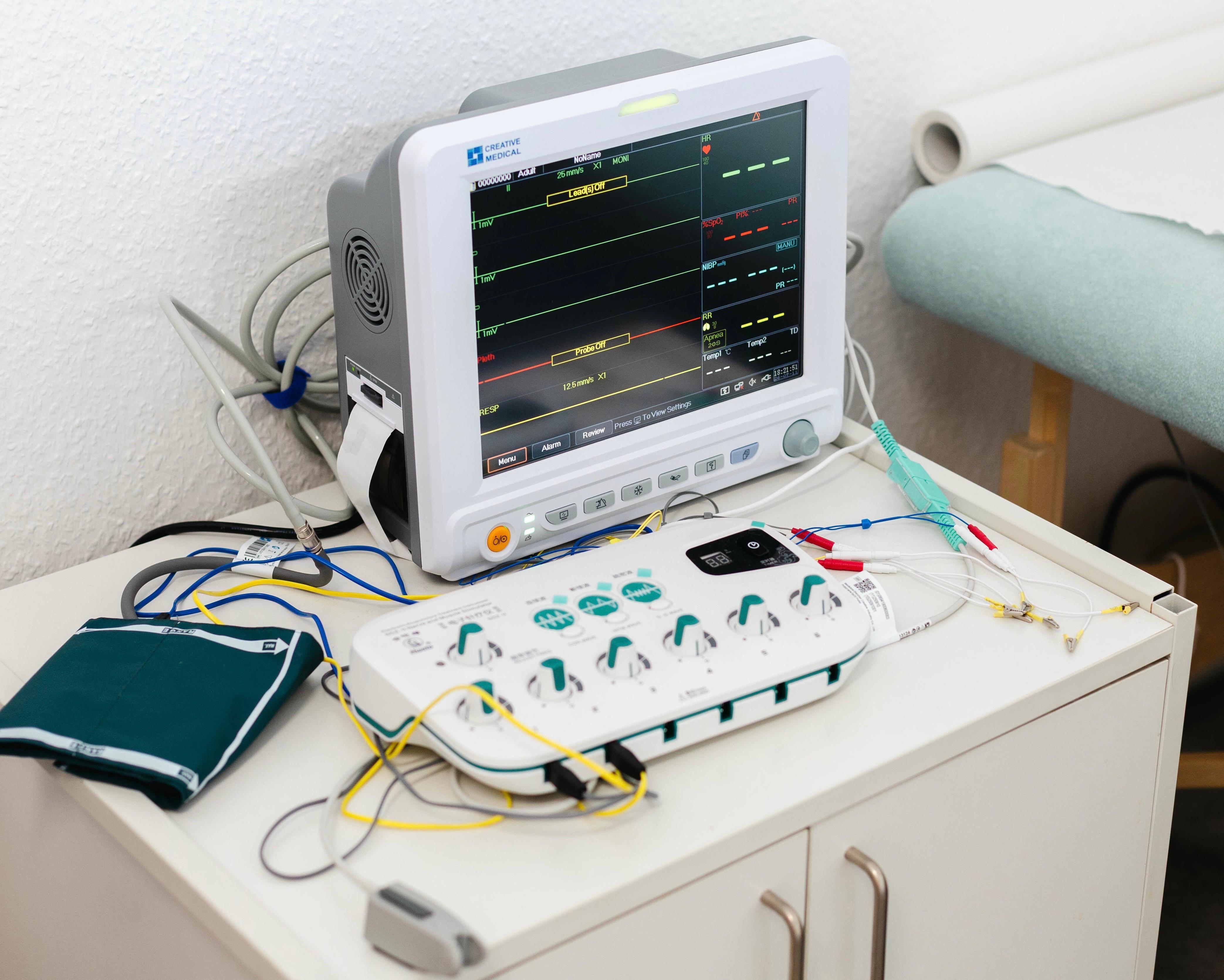 Neurophysiologischer Messplatz mit Patientenmonitoring